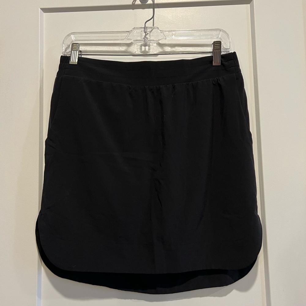 Like New!  Perfect for Summer!  Athleta Size Medium